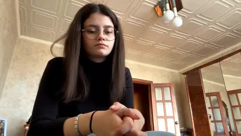 Lola online show from November 22, 7:22 am