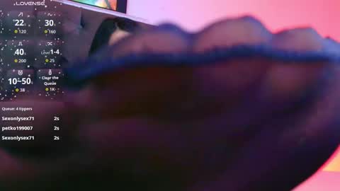 Elinne hendrix  online show from March 26, 9:16 pm