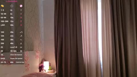 Snapshot of elis_goyard chatting on October 16, 9:45 am Elis online show from October 16, 9:45 am