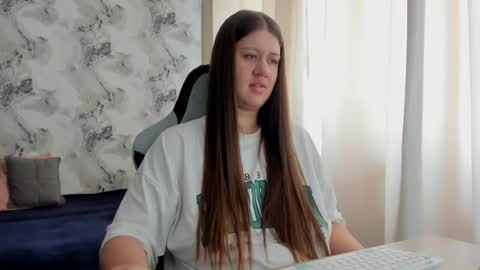 Aletta Oushen online show from July 5, 9:37 am