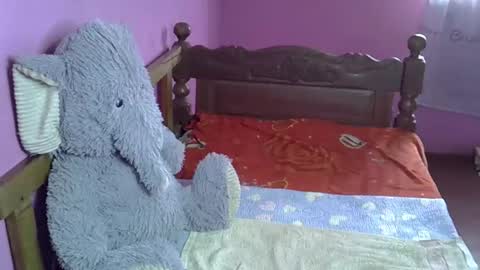 elisah01 online show from March 19, 5:56 am