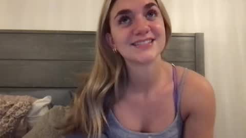 Elisa Sinclair online show from December 5, 1:36 am