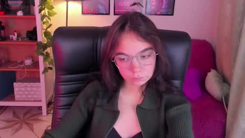 Snapshot of elise_noir chatting on October 14, 4:42 pm Elise online show from October 14, 4:42 pm