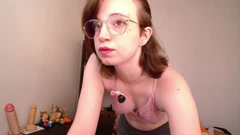 elise_nyx online show from July 8, 11:01 am