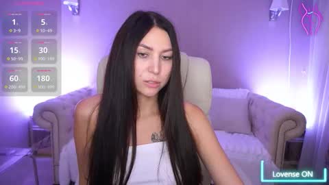 elisevelour online show from October 15, 1:36 pm