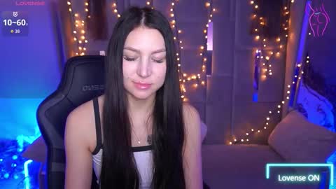 elisevelour online show from February 25, 2:04 pm