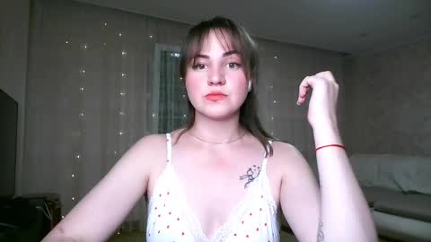 Elizabeth online show from April 11, 7:50 pm