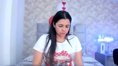 Snapshot of elizabeth_colleman chatting on March 3, 9:23 pm Elizabeth online show from March 3, 9:23 pm