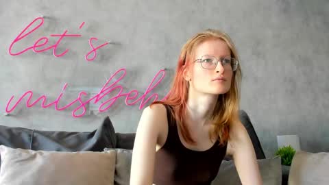 Snapshot of elizabeth_harpper chatting on February 8, 7:59 am Elizabeth online show from February 8, 7:59 am