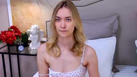 Elizabeth online show from June 25, 5:14 pm