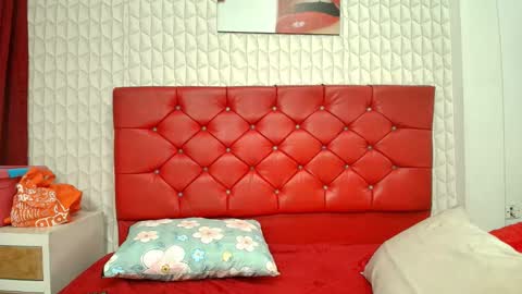 elizabetth_roman online show from February 11, 8:32 pm