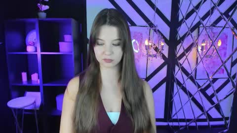 Eliza online show from November 25, 1:57 pm