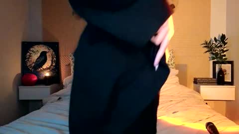 Snapshot of elizavetta_miller chatting on October 28, 2:45 pm Lisa  online show from October 28, 2:45 pm