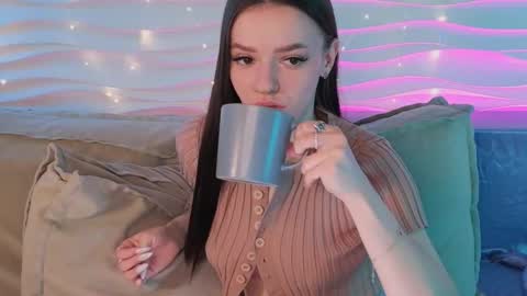 elizzza_ online show from February 21, 6:36 am