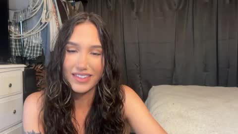 Ella online show from May 12, 2:35 pm