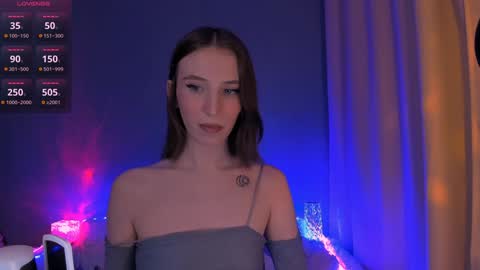 ellaamber online show from December 17, 9:05 pm