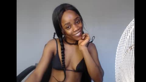 ella online show from November 25, 6:59 am