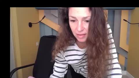 EllaLongs online show from December 5, 12:39 pm