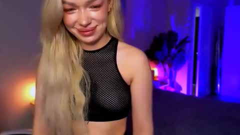 Ella online show from February 24, 6:01 am