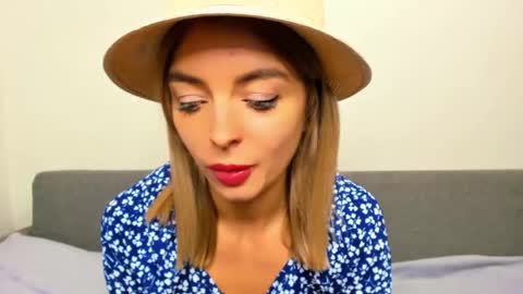 ellen_flow online show from December 19, 11:08 pm