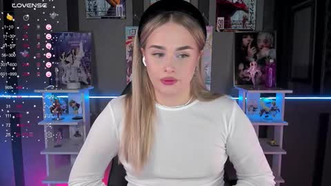 Maria online show from September 25, 5:44 pm