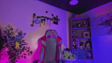 ellie_doll_ online show from July 23, 12:13 pm