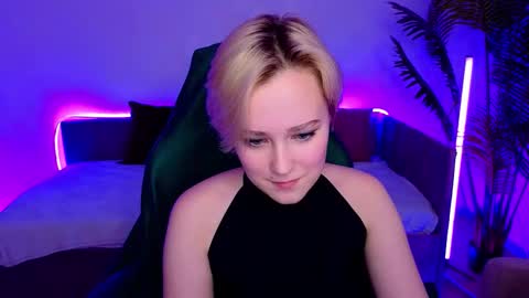 Ellie online show from December 1, 9:13 am