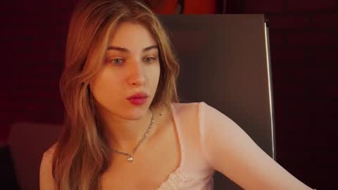 elliecutes online show from March 9, 5:22 am