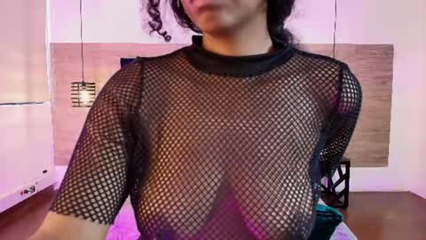 elliee_alves online show from July 28, 6:20 pm