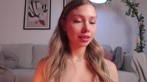 Snapshot of elliemore chatting on October 2, 3:50 pm Elizabeth or you can call me Ellie online show from October 2, 3:50 pm