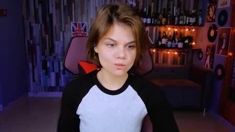 elliemurler online show from November 11, 9:06 am