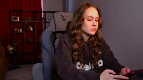 Elin online show from April 8, 8:38 am