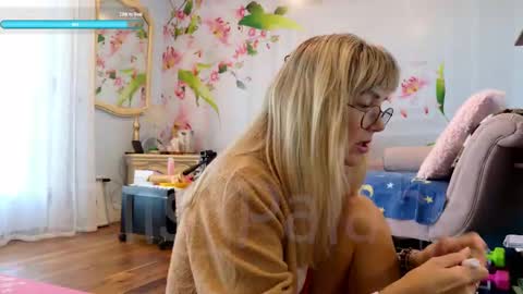 Ella Bella Bo Bella online show from November 19, 5:57 pm