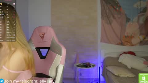 elly_ary online show from March 3, 6:20 pm