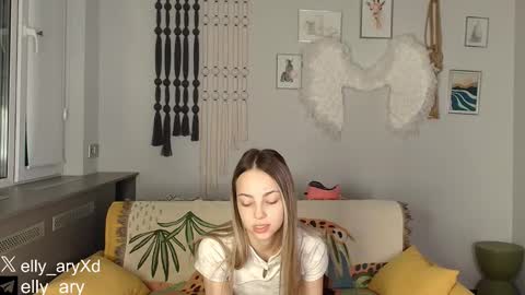 elly_ary online show from January 14, 9:42 pm