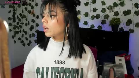 elly thompson online show from November 7, 12:38 am