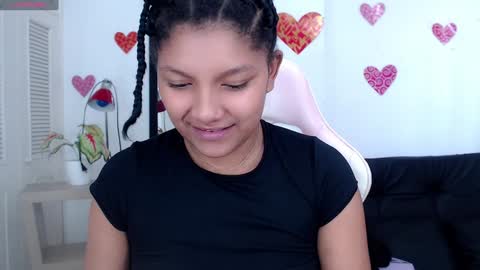 Snapshot of elly_willis chatting on December 31, 1:08 pm Elly online show from December 31, 1:08 pm
