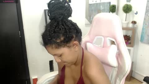 Snapshot of elly_willis chatting on February 17, 3:36 am Elly online show from February 17, 3:36 am
