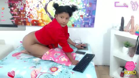 Snapshot of elly_willis chatting on October 15, 10:45 pm Elly online show from October 15, 10:45 pm