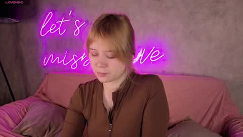 ellya_castro online show from November 9, 12:05 am