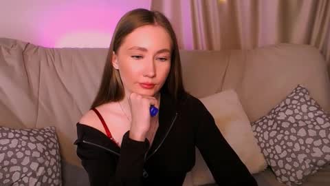  Elly  online show from February 10, 3:09 am