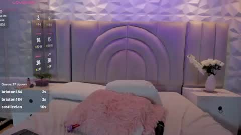 Ellye online show from July 28, 4:39 pm