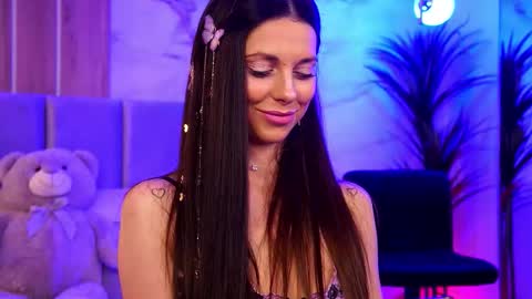 Elly online show from October 28, 10:58 pm