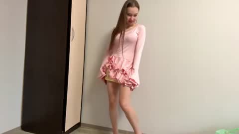 Elly online show from July 12, 6:47 am