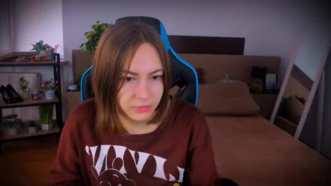 elma_lily online show from November 15, 7:20 am