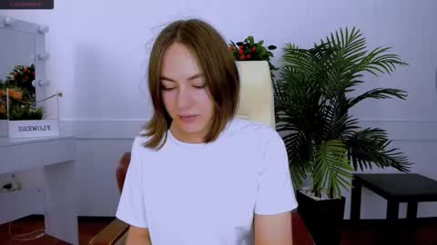 elma_lily online show from November 14, 7:19 am