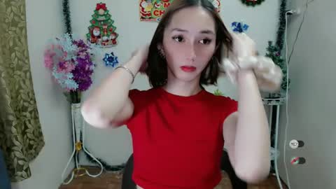 Snapshot of elora_charming chatting on January 8, 10:37 pm elora_charming online show from January 8, 10:37 pm