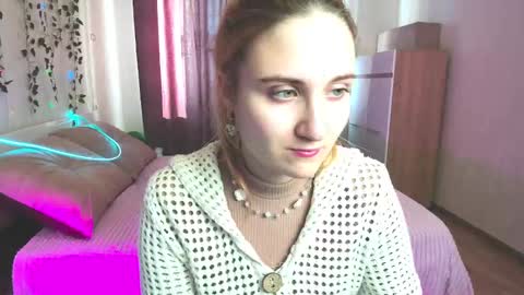 Snapshot of elsa_hot_here chatting on February 25, 3:20 am Elsa online show from February 25, 3:20 am