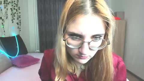 Snapshot of elsa_hot_here chatting on January 22, 3:41 am Elsa online show from January 22, 3:41 am