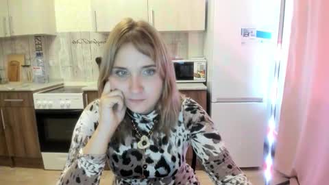 Snapshot of elsa_hot_here chatting on September 24, 9:30 am Elsa online show from September 24, 9:30 am